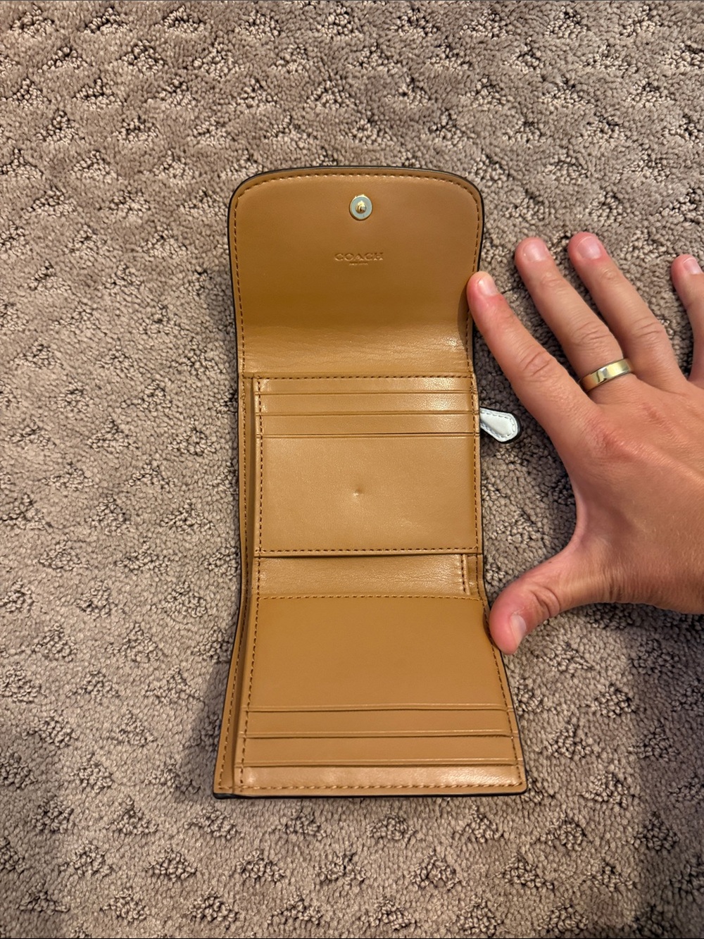 COACH Cream Leather Small Trifold Wallet with Gold Logo - Picture 2 of 4